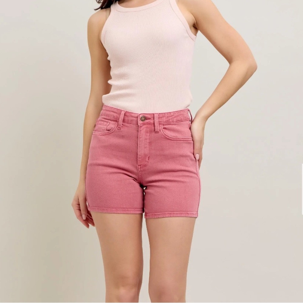 NEW! NWT Judy Blue Rose Shorts with Back Pocket Embroidery MEDIUM Style #150347